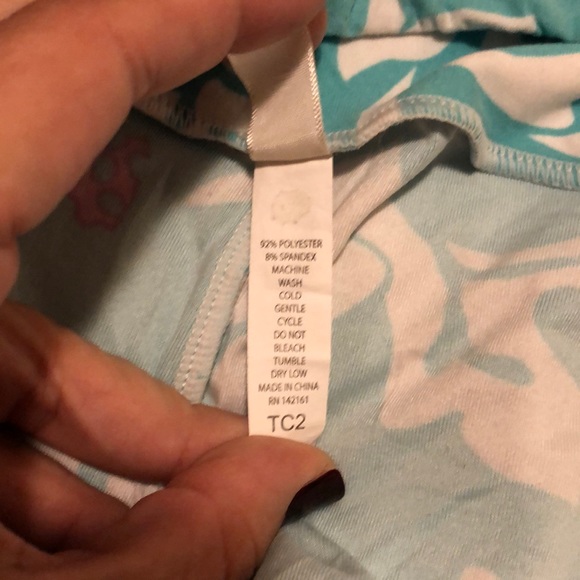 Lularoe TC2 strawberry fields leggings - Picture 4 of 6